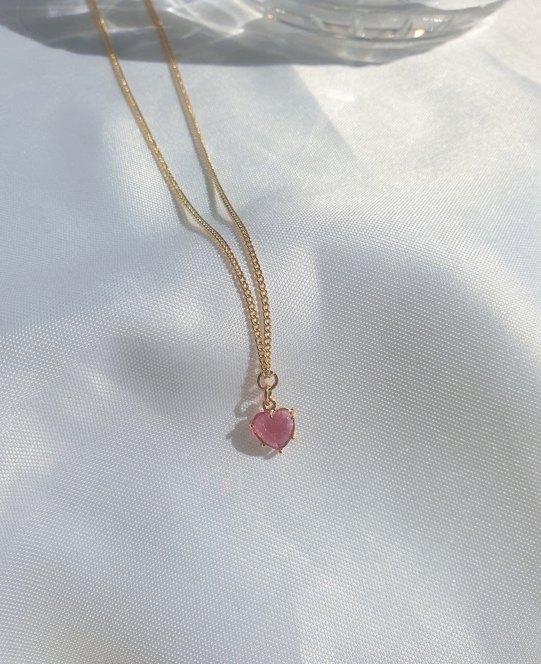 FLIRTY GIRL FUCHSIA NECKLACE