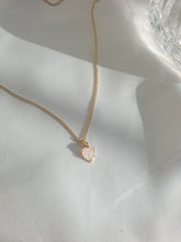 Charger l&#39;image dans la galerie, FLIRTY GIRL NECKLACE