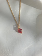 Charger l&#39;image dans la galerie, FLIRTY GIRL RED NECKLACE